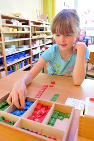 Montessori-Grundschule-02.jpg