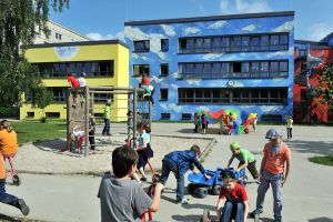 Montessori-Grundschule-spielplatz-3.jpg
